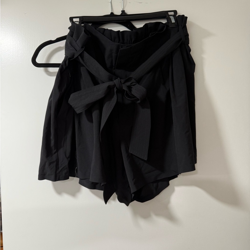 Athleta size 20 Black tie-front women’s athletic shorts